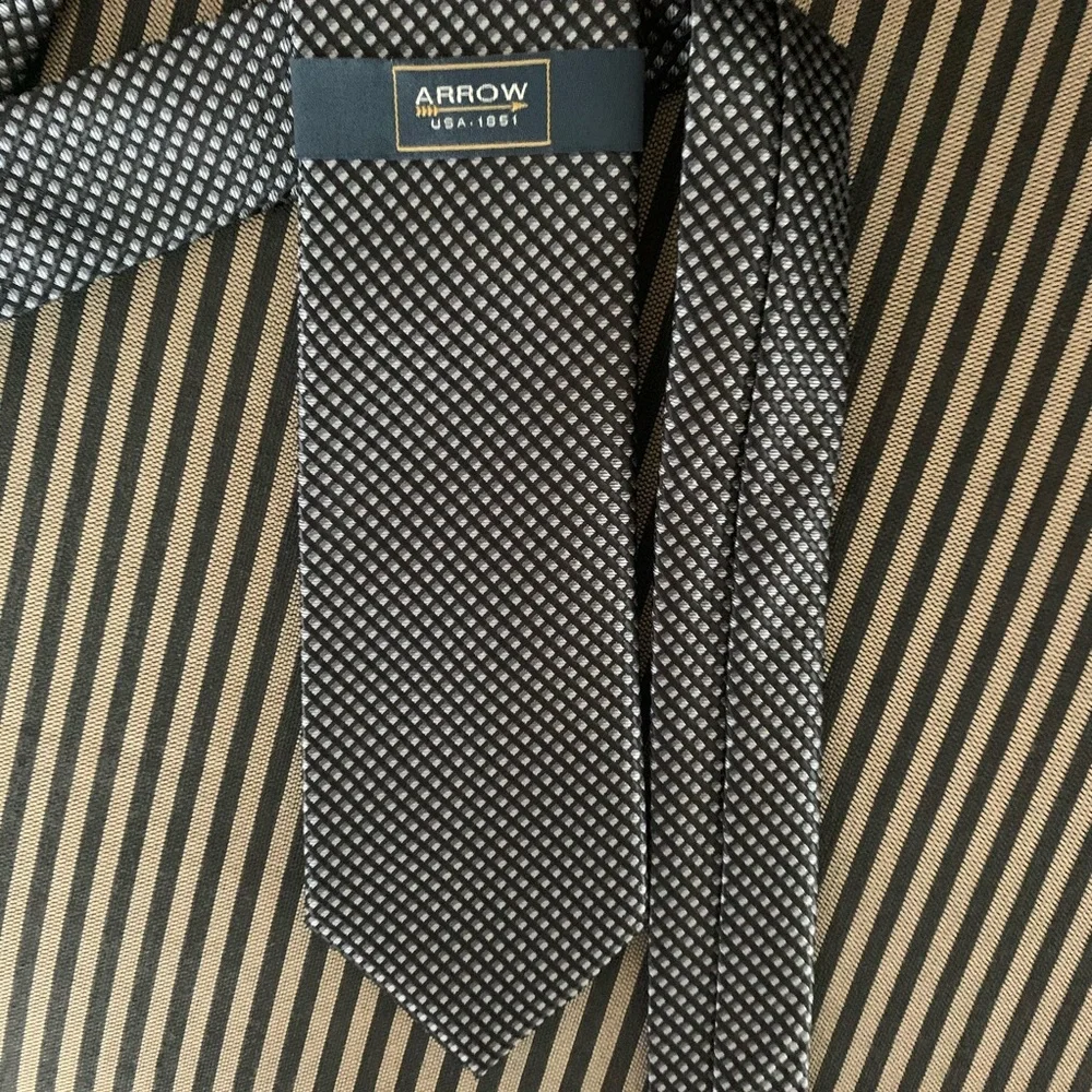 Arrow Necktie Black/White/Gray Square Check Pattern Easy Care NWT Neck Tie